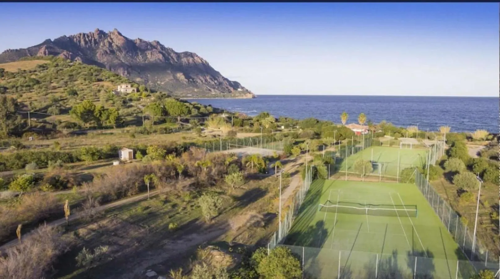 Semesterbostad Paradise Villa - View, Pool & Parking, 200Mt Sea Tertenìa