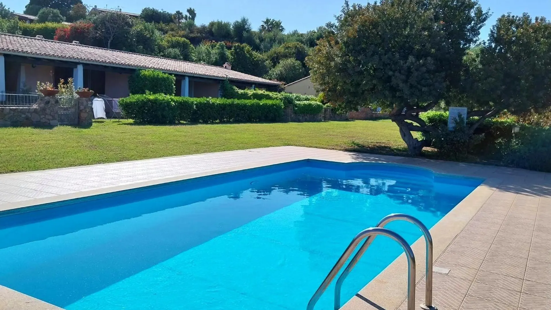 Paradise Villa - View, Pool & Parking, 200Mt Sea Tertenìa 0*,  Italien